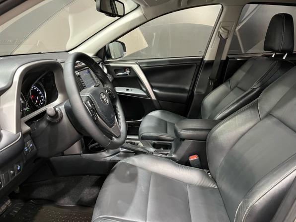 Toyota RAV4 IV (XA40) Рестайлинг с пробегом 2017 года, цена 2 230 000 рублей, 301700 км, внедорожник, Автокод Объявления