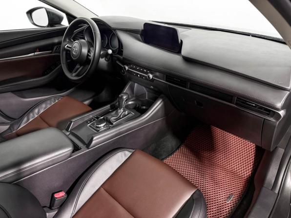 Mazda 3 IV (BP) с пробегом 2021 года, цена 1 690 000 рублей, 45000 км, седан, Автокод Объявления