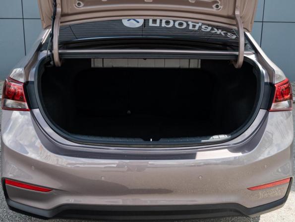Hyundai Solaris II с пробегом 2018 года, цена 1 535 000 рублей, 91165 км, седан, Автокод Объявления