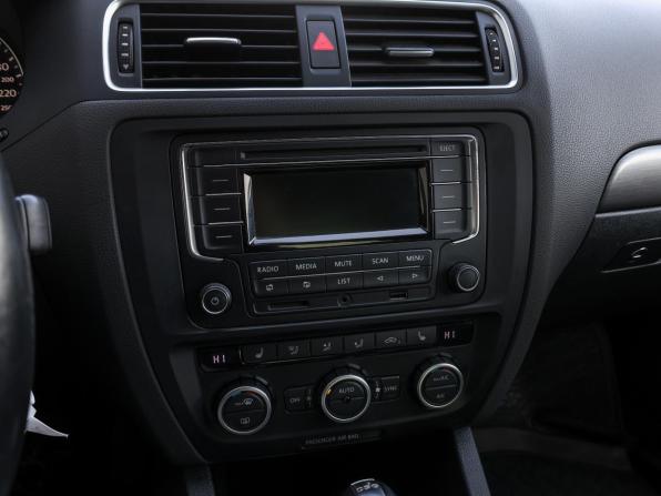 Volkswagen Jetta VI с пробегом 2013 года, цена 1 049 000 рублей, 98782 км, седан, Автокод Объявления