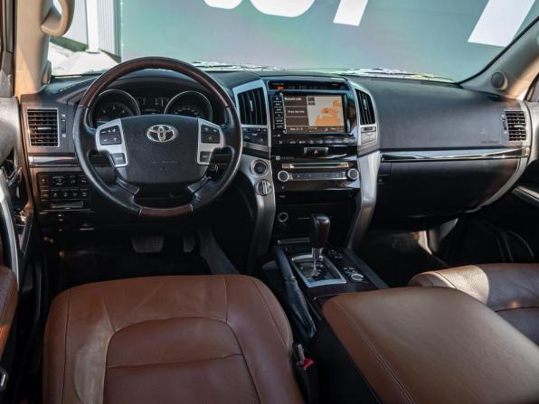 Toyota Land Cruiser 200 Series Рестайлинг 1 с пробегом 2014 года, цена 3 970 000 рублей, 330983 км, внедорожник, Автокод Объявления