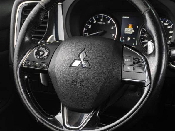 Mitsubishi Outlander III Рестайлинг 2 с пробегом 2015 года, цена 1 929 000 рублей, 209161 км, внедорожник, Автокод Объявления