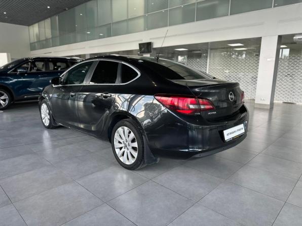 Opel Astra J Рестайлинг с пробегом 2014 года, цена 745 000 рублей, 179000 км, седан, Автокод Объявления