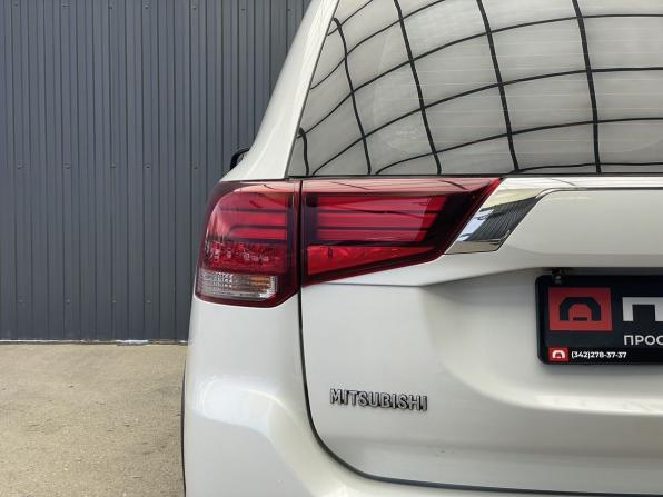 Mitsubishi Outlander III Рестайлинг 2 с пробегом 2017 года, цена 1 447 000 рублей, 270002 км, внедорожник, Автокод Объявления