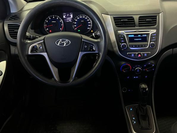 Hyundai Solaris I Рестайлинг с пробегом 2016 года, цена 1 099 000 рублей, 112414 км, седан, Автокод Объявления