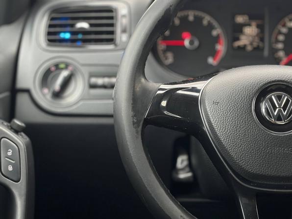 Volkswagen Polo V Рестайлинг с пробегом 2017 года, цена 949 000 рублей, 189421 км, седан, Автокод Объявления