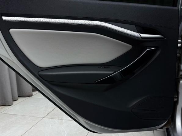 Lada (ВАЗ) Vesta I с пробегом 2019 года, цена 1 099 000 рублей, 85000 км, универсал, Автокод Объявления