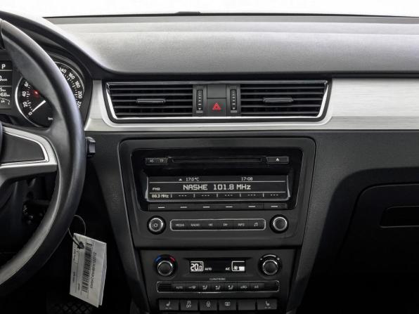 Skoda Rapid I с пробегом 2015 года, цена 1 020 000 рублей, 126466 км, лифтбек, Автокод Объявления