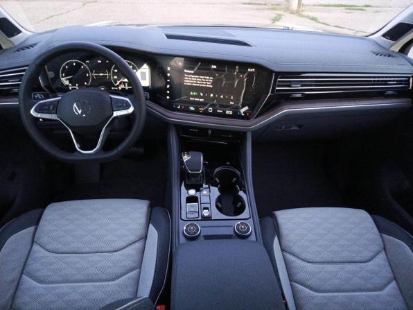 Volkswagen Touareg III Рестайлинг с пробегом 2025 года, цена 13 550 000 рублей, 21 км, внедорожник, Автокод Объявления