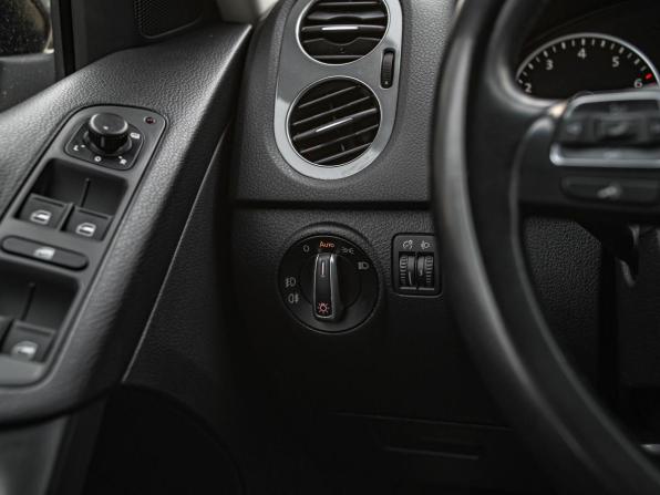 Volkswagen Tiguan I Рестайлинг с пробегом 2012 года, цена 983 000 рублей, 198201 км, внедорожник, Автокод Объявления