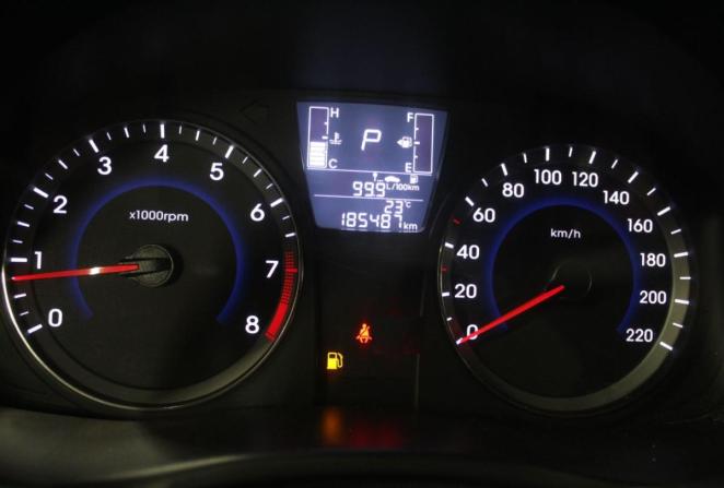 Hyundai Solaris I Рестайлинг с пробегом 2015 года, цена 780 000 рублей, 185487 км, седан, Автокод Объявления