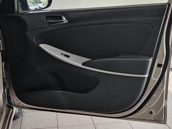 Hyundai Solaris I с пробегом 2012 года, цена 820 000 рублей, 215956 км, седан, Автокод Объявления