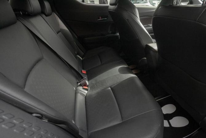 Toyota C-HR I с пробегом 2018 года, цена 1 899 000 рублей, 78816 км, внедорожник, Автокод Объявления