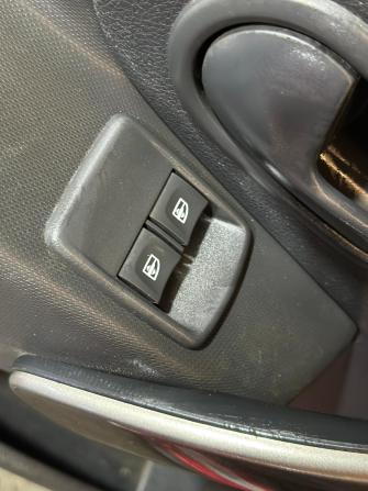 Renault Sandero II с пробегом 2015 года, цена 950 000 рублей, 104964 км, хэтчбек, Автокод Объявления