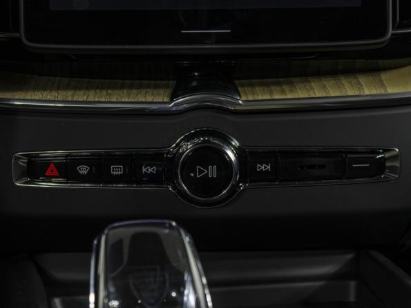 Volvo XC60 II Рестайлинг 2 с пробегом 2025 года, цена 6 789 000 рублей, 27 км, внедорожник, Автокод Объявления