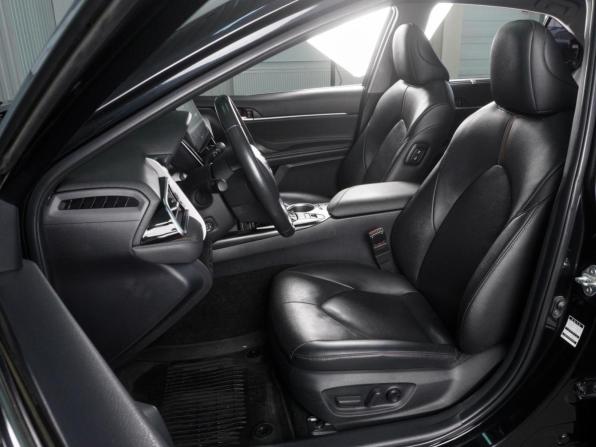 Toyota Camry VIII (XV70) Рестайлинг с пробегом 2023 года, цена 3 589 000 рублей, 25117 км, седан, Автокод Объявления