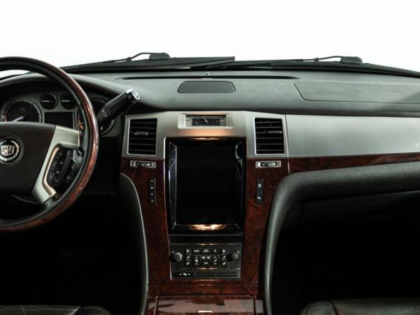 Cadillac Escalade III с пробегом 2010 года, цена 1 599 585 рублей, 262442 км, внедорожник, Автокод Объявления