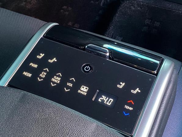 Toyota Camry VIII (XV70) Рестайлинг с пробегом 2023 года, цена 3 885 000 рублей, 33000 км, седан, Автокод Объявления