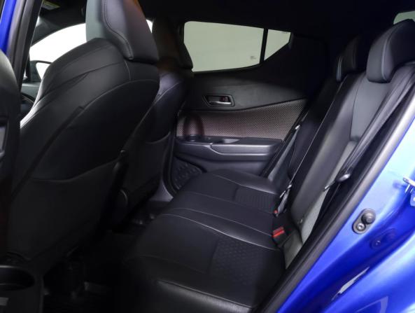 Toyota C-HR I с пробегом 2018 года, цена 2 590 000 рублей, 63830 км, внедорожник, Автокод Объявления