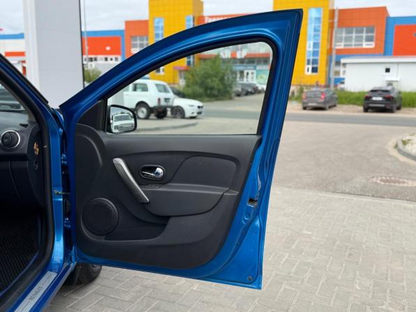 Renault Logan II с пробегом 2014 года, цена 770 000 рублей, 90599 км, седан, Автокод Объявления