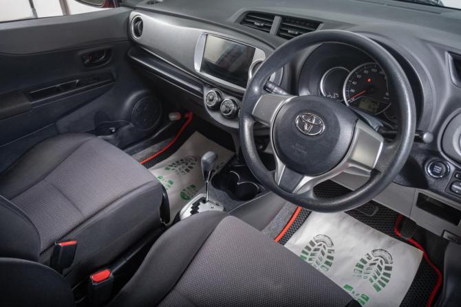 Toyota Vitz III (XP130) с пробегом 2013 года, цена 1 099 000 рублей, 78000 км, хэтчбек, Автокод Объявления