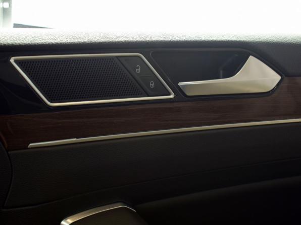 Volkswagen Passat B8 с пробегом 2015 года, цена 1 399 995 рублей, 186403 км, универсал, Автокод Объявления