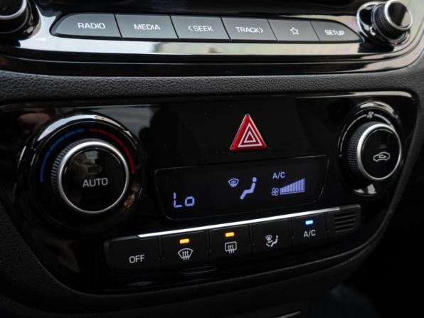 Hyundai Solaris II Рестайлинг с пробегом 2021 года, цена 1 620 000 рублей, 53340 км, седан, Автокод Объявления