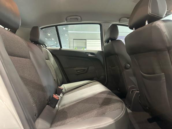 Opel Astra H Рестайлинг с пробегом 2012 года, цена 690 000 рублей, 130352 км, седан, Автокод Объявления