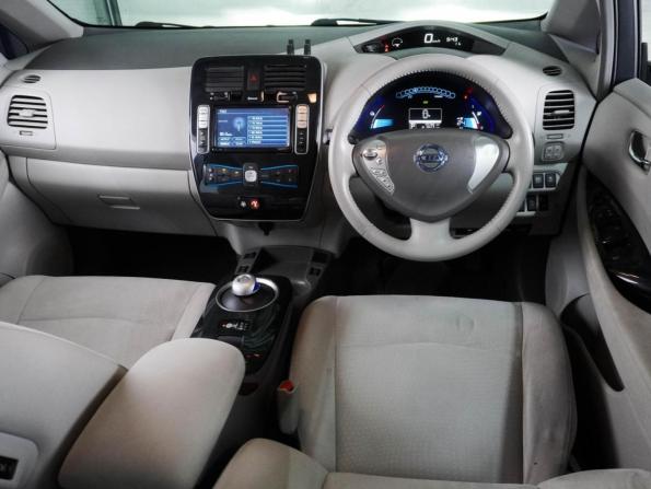 Nissan Leaf I (ZE0/AZE0) с пробегом 2012 года, цена 564 000 рублей, 75785 км, хэтчбек, Автокод Объявления