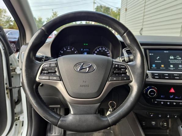 Hyundai Solaris II с пробегом 2019 года, цена 1 407 000 рублей, 137896 км, седан, Автокод Объявления