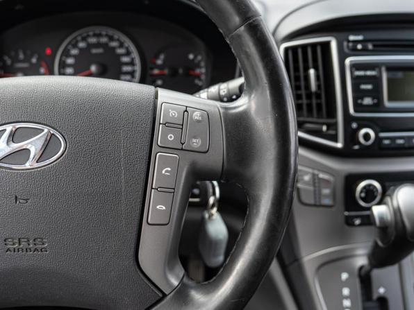 Hyundai H-1 II Рестайлинг 2 с пробегом 2019 года, цена 3 170 000 рублей, 97652 км, минивэн, Автокод Объявления
