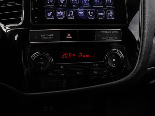Mitsubishi Outlander III Рестайлинг 3 с пробегом 2019 года, цена 2 150 000 рублей, 77082 км, внедорожник, Автокод Объявления
