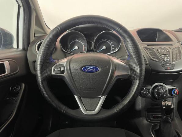 Ford Fiesta Mk6 Рестайлинг с пробегом 2015 года, цена 755 000 рублей, 162057 км, седан, Автокод Объявления