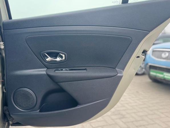 Renault Fluence I Рестайлинг с пробегом 2014 года, цена 670 000 рублей, 182000 км, седан, Автокод Объявления