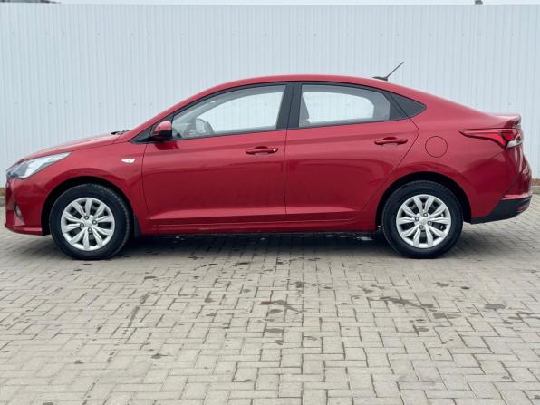 Hyundai Solaris II Рестайлинг с пробегом 2021 года, цена 1 599 000 рублей, 47500 км, седан, Автокод Объявления