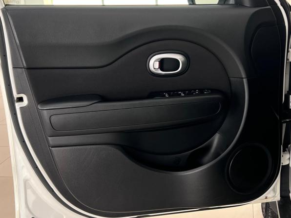 Kia Soul II Рестайлинг с пробегом 2018 года, цена 1 650 000 рублей, 122772 км, хэтчбек, Автокод Объявления