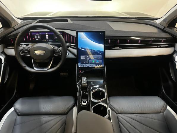Geely Atlas II с пробегом 2024 года, цена 2 990 000 рублей, 18723 км, внедорожник, Автокод Объявления