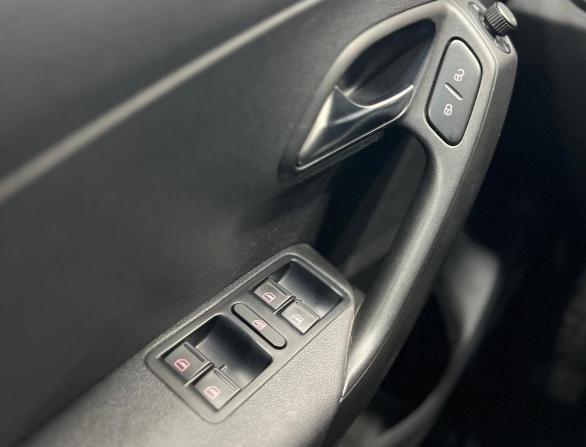 Volkswagen Polo V Рестайлинг с пробегом 2020 года, цена 1 250 000 рублей, 127000 км, седан, Автокод Объявления