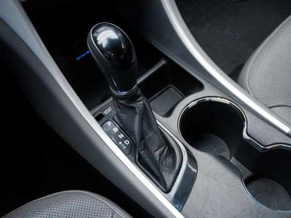 Hyundai Sonata VI (YF) с пробегом 2011 года, цена 899 000 рублей, 136718 км, седан, Автокод Объявления