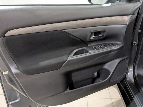 Mitsubishi Outlander III Рестайлинг 2 с пробегом 2018 года, цена 1 995 000 рублей, 136433 км, внедорожник, Автокод Объявления