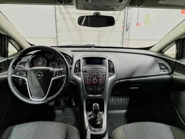 Opel Astra J Рестайлинг с пробегом 2014 года, цена 750 000 рублей, 206802 км, хэтчбек, Автокод Объявления