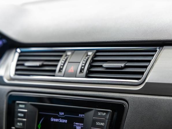 Skoda Rapid I с пробегом 2016 года, цена 1 328 000 рублей, 132476 км, лифтбек, Автокод Объявления