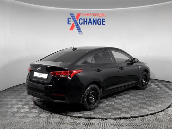 Hyundai Solaris II с пробегом 2017 года, цена 1 419 000 рублей, 120504 км, седан, Автокод Объявления