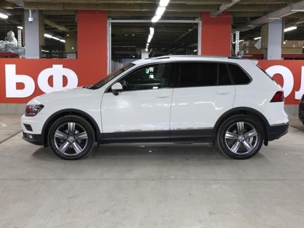 Volkswagen Tiguan II с пробегом 2018 года, цена 3 049 000 рублей, 74059 км, внедорожник, Автокод Объявления
