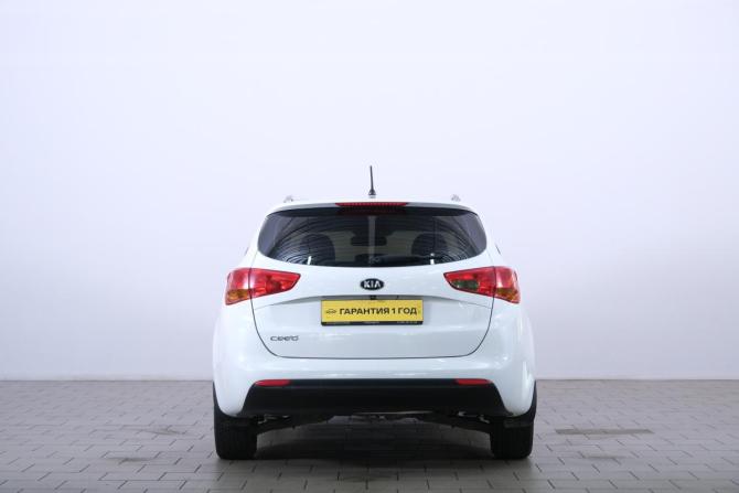 Kia Ceed II Рестайлинг с пробегом 2016 года, цена 1 099 000 рублей, 130500 км, универсал, Автокод Объявления