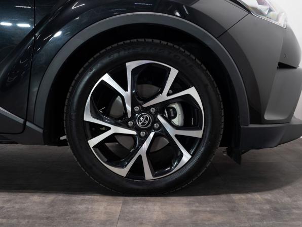 Toyota C-HR I с пробегом 2018 года, цена 2 150 000 рублей, 37000 км, внедорожник, Автокод Объявления