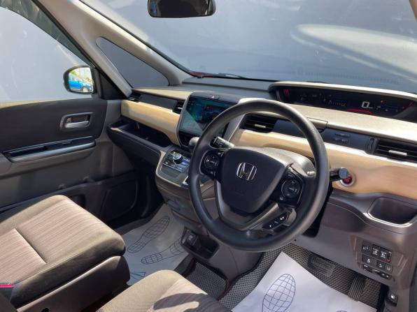 Honda Freed II с пробегом 2017 года, цена 1 550 000 рублей, 123223 км, компактвэн, Автокод Объявления