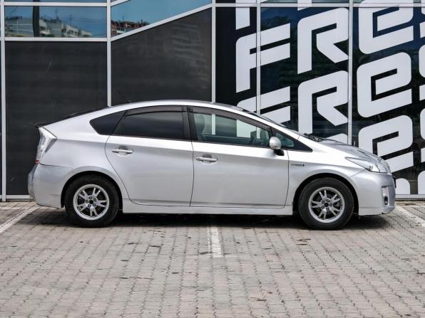 Toyota Prius III (XW30) с пробегом 2011 года, цена 965 000 рублей, 358233 км, лифтбек, Автокод Объявления