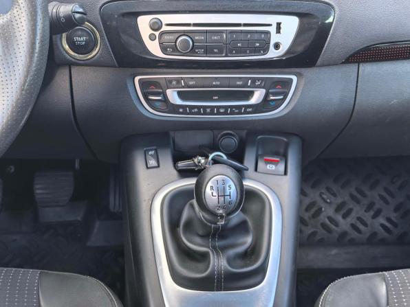 Renault Scenic III с пробегом 2012 года, цена 847 000 рублей, 204542 км, минивэн, Автокод Объявления