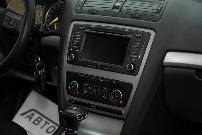 Skoda Octavia II (A5) Рестайлинг с пробегом 2011 года, цена 529 000 рублей, 150877 км, лифтбек, Автокод Объявления